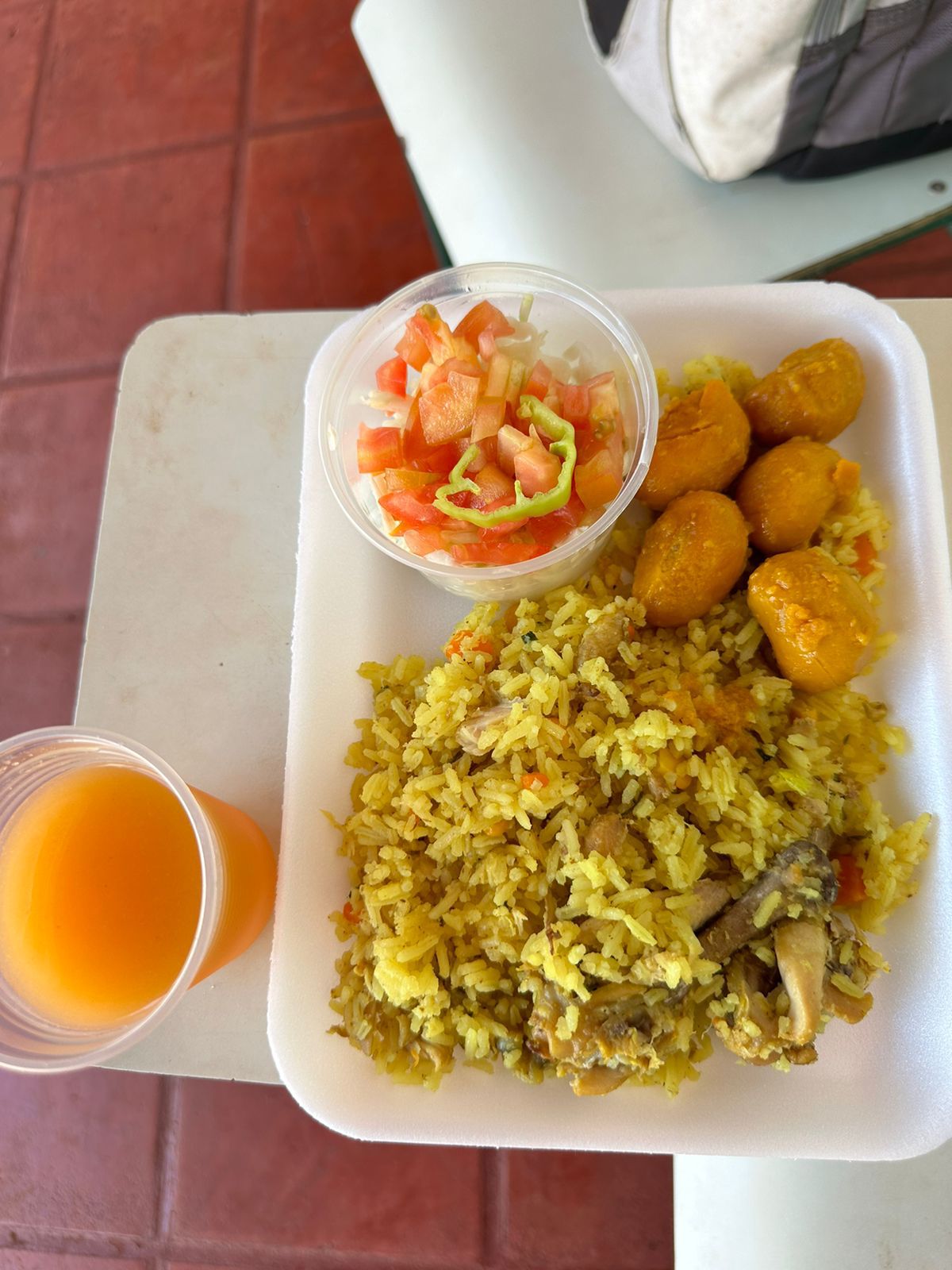 Almoço Alimentos produzidos pelos próprios agricultores